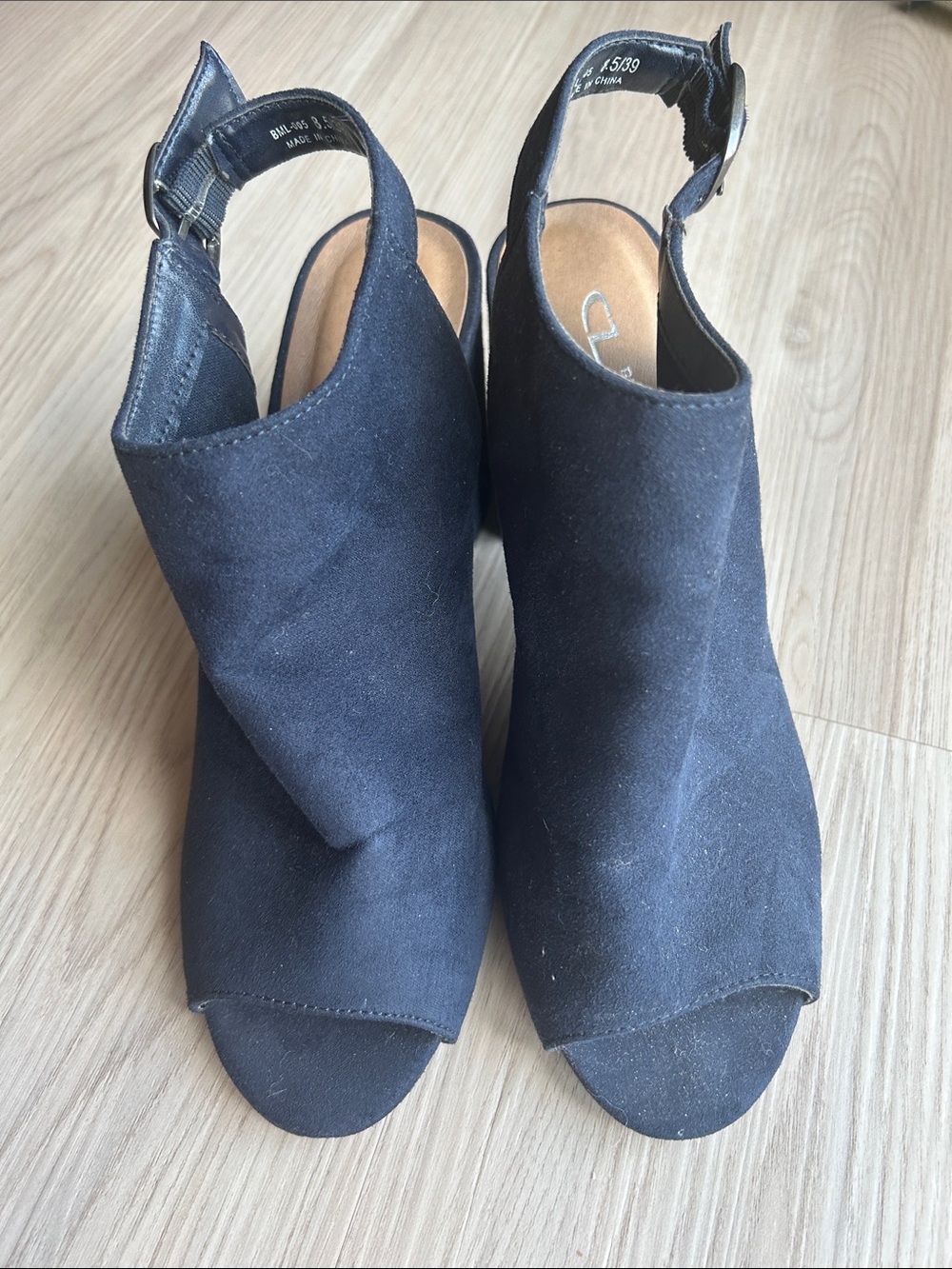 CL by Chinese Laundry Faux Suede Heels 8.5 Navy Sandal Peep-Toe Slingback